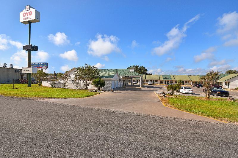 Oyo Hotel Yoakum West Exterior photo