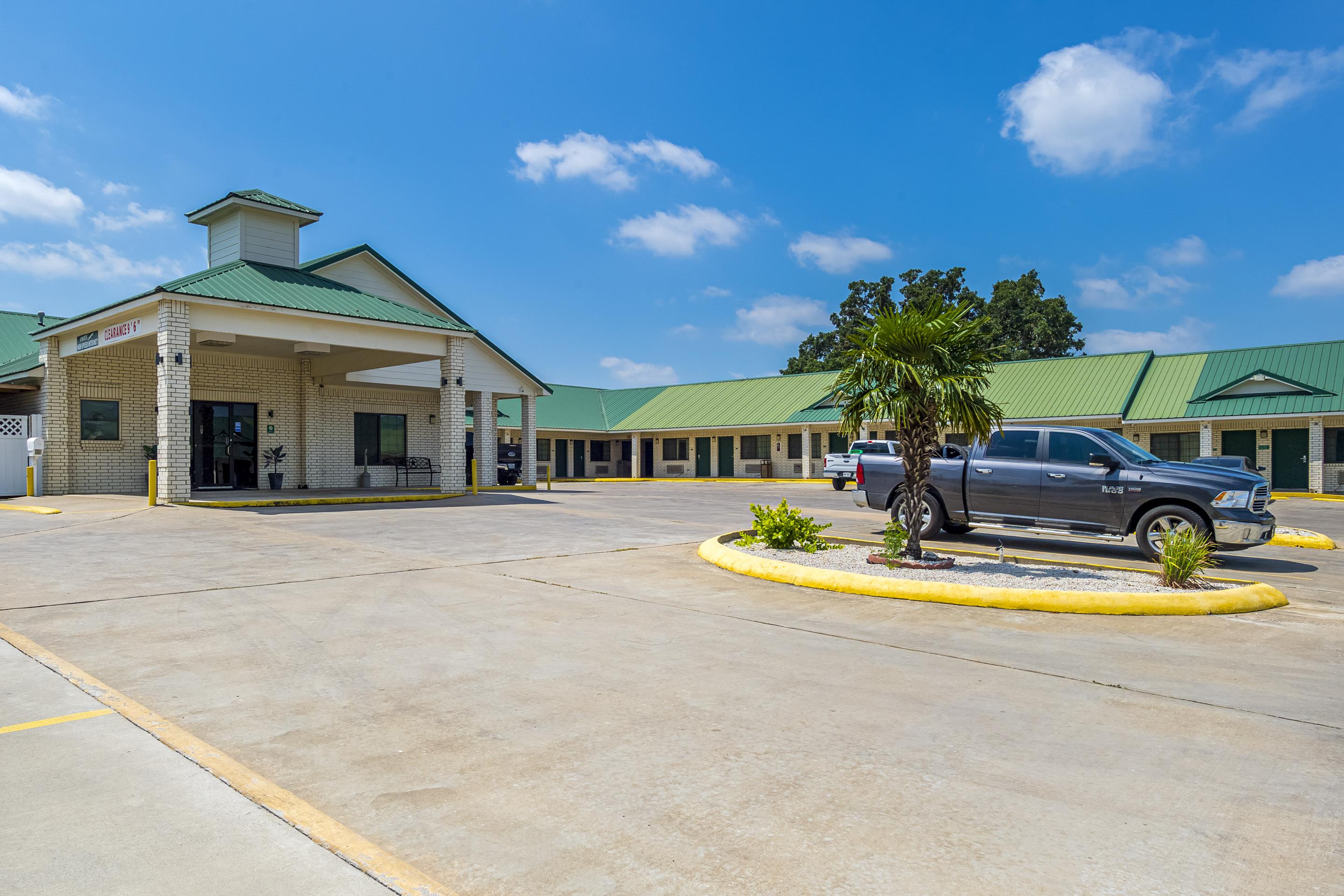 Oyo Hotel Yoakum West Exterior photo