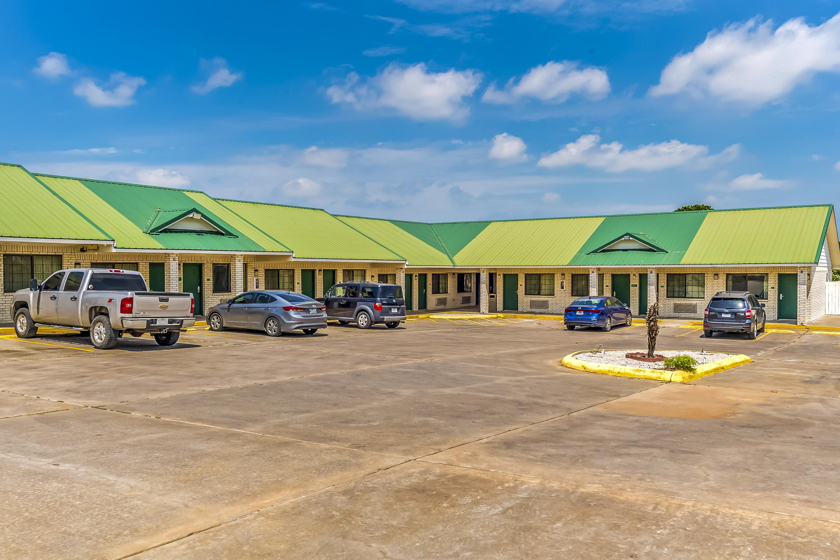 Oyo Hotel Yoakum West Exterior photo